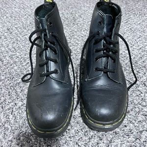 Unisex Dr. Martens 101 Boots Black W10.5